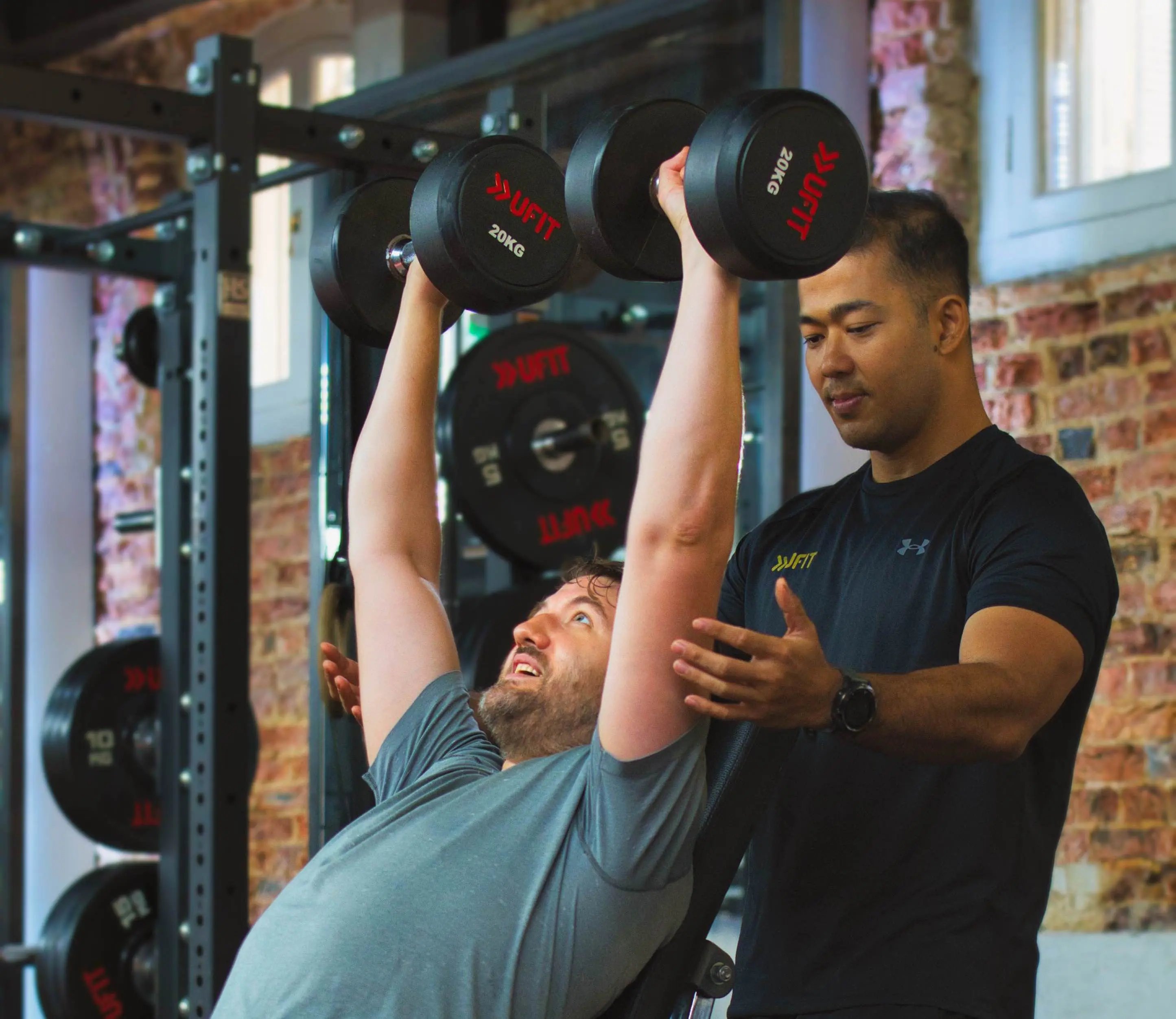 Dumbbell inclined benchpress - Personal trainer client